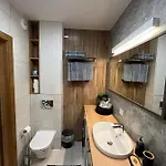 45 Apartment *
