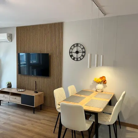 45 Apartment *