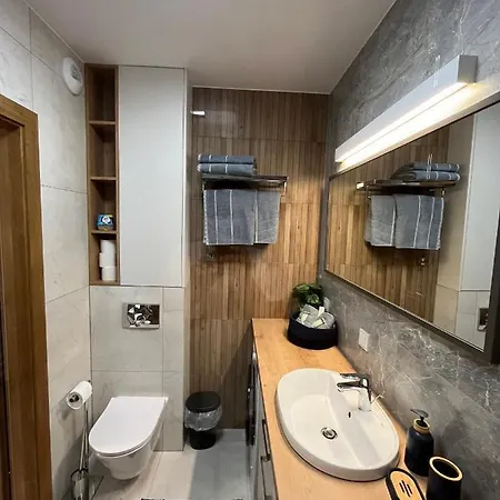 45 Apartment *